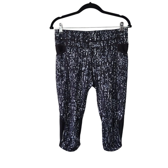 Athleta‎ Pebble Be Free Knicker Capri Leggings Size Medium - Picture 3 of 13
